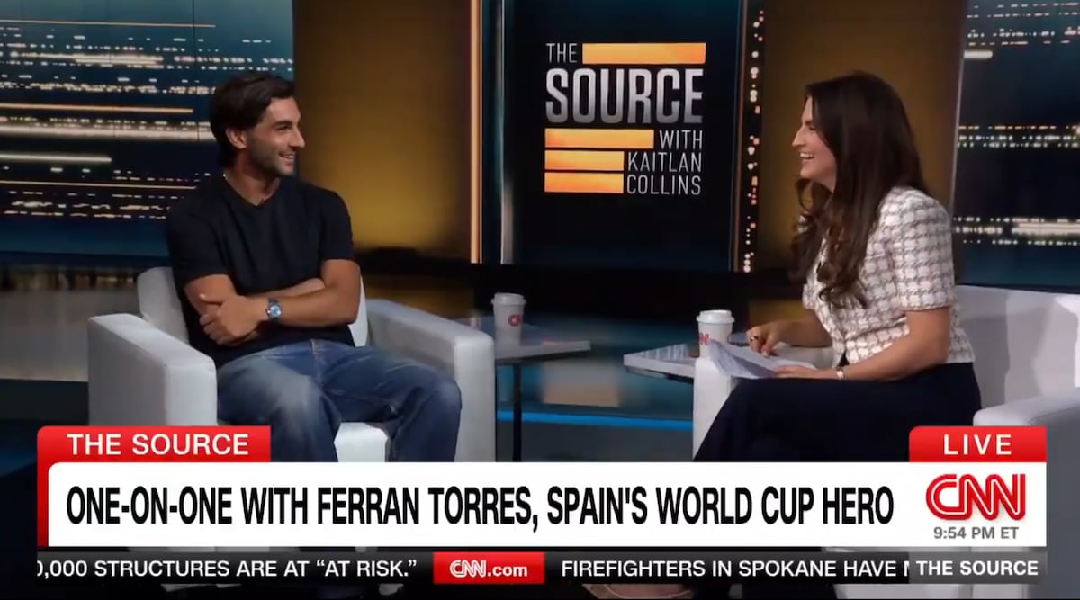 Ferran Torres apaga la polémica de la gorra trumpista y mant