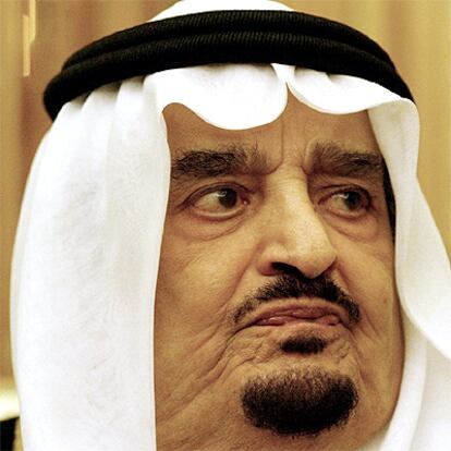 El monarca saudí, en una imagen tomada el 5 de octubre de 2003 durante una audiencia con Gerhard Schröder en Riad.