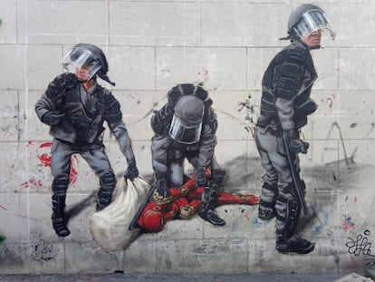 'Oda a la policía protegiendo al Skynet'. Imagen cedida por el artista Guillermo J Bueno