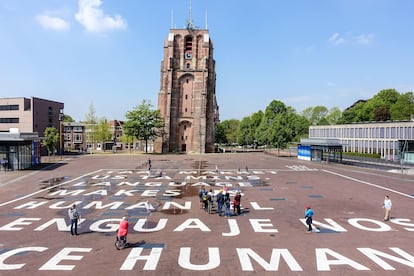 La torre torcida Oldehove, en la ciudad de Leeuwarden.