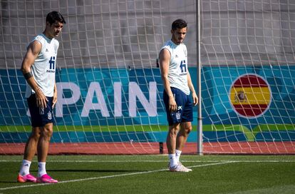 Morata (izquierda) y Sarabia, este jueves en un entrenamiento en la Ciudad del Fútbol de Las Rozas.