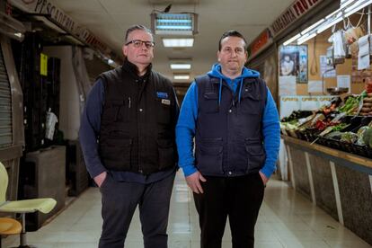 Javier y José Pérez, fruteros del mercado de la Elipa