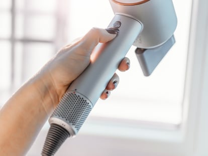 Este es uno de los mejores secadores de pelo que se pueden comprar en Amazon