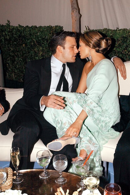 Ben Affleck y Jennifer Lopez en una fiesta pos-Oscar en 2003.