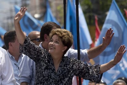 Dilma durante campanha no Rio, nesta segunda.