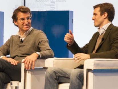 Feij&oacute;o y Casado, durante la convenci&oacute;n municipal del PP en Santiago.