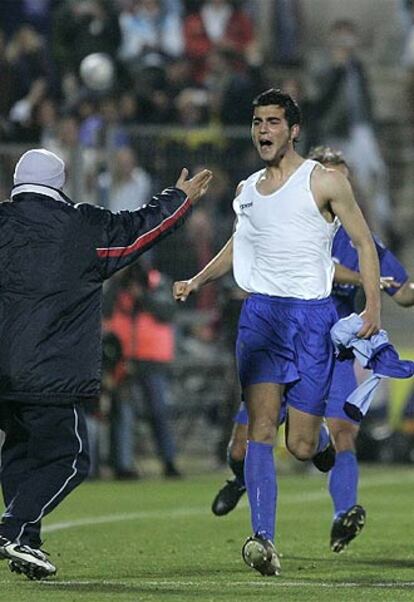 Albiol celebra su gol al Madrid.