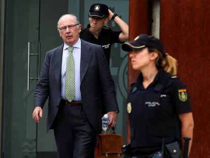 Rodrigo Rato sale de la Audiencia Nacional.