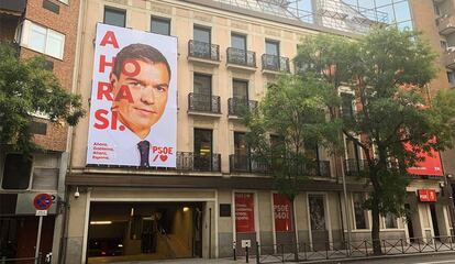Sede del PSOE, en la calle Ferraz de Madrid, días antes de las elecciones del 10 de noviembre de 2019.