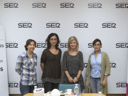 De izquierda a derecha, Estefanía Navarrete, Pilar Gil, Gabriela Bravo y Cristina Nadal, en el coloquio sobre la violencia de género.