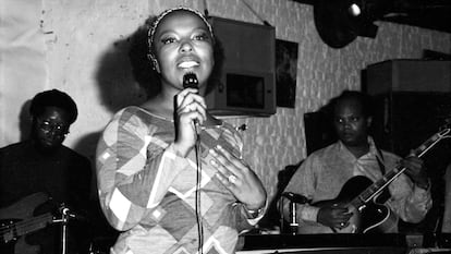 Roberta Flack en el Soho, en Londres, en 1972.