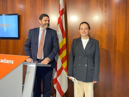 Paco Sierra y Noemí, concejales de Ciudadanos en el Ayuntamiento de Barcelona, esta semana.