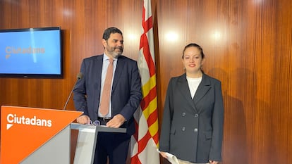 Paco Sierra y Noemí, concejales de Ciudadanos en el Ayuntamiento de Barcelona, esta semana.