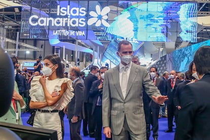 Los reyes Felipe VI y Letizia, durante la inauguración de Fitur 2021, este miércoles.