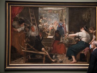 Presentación del nuevo marco para 'Las Hilanderas', de Diego Velázquez, en la imagen, Javier Solana, presidente del Real Patronato del Museo del Prado.