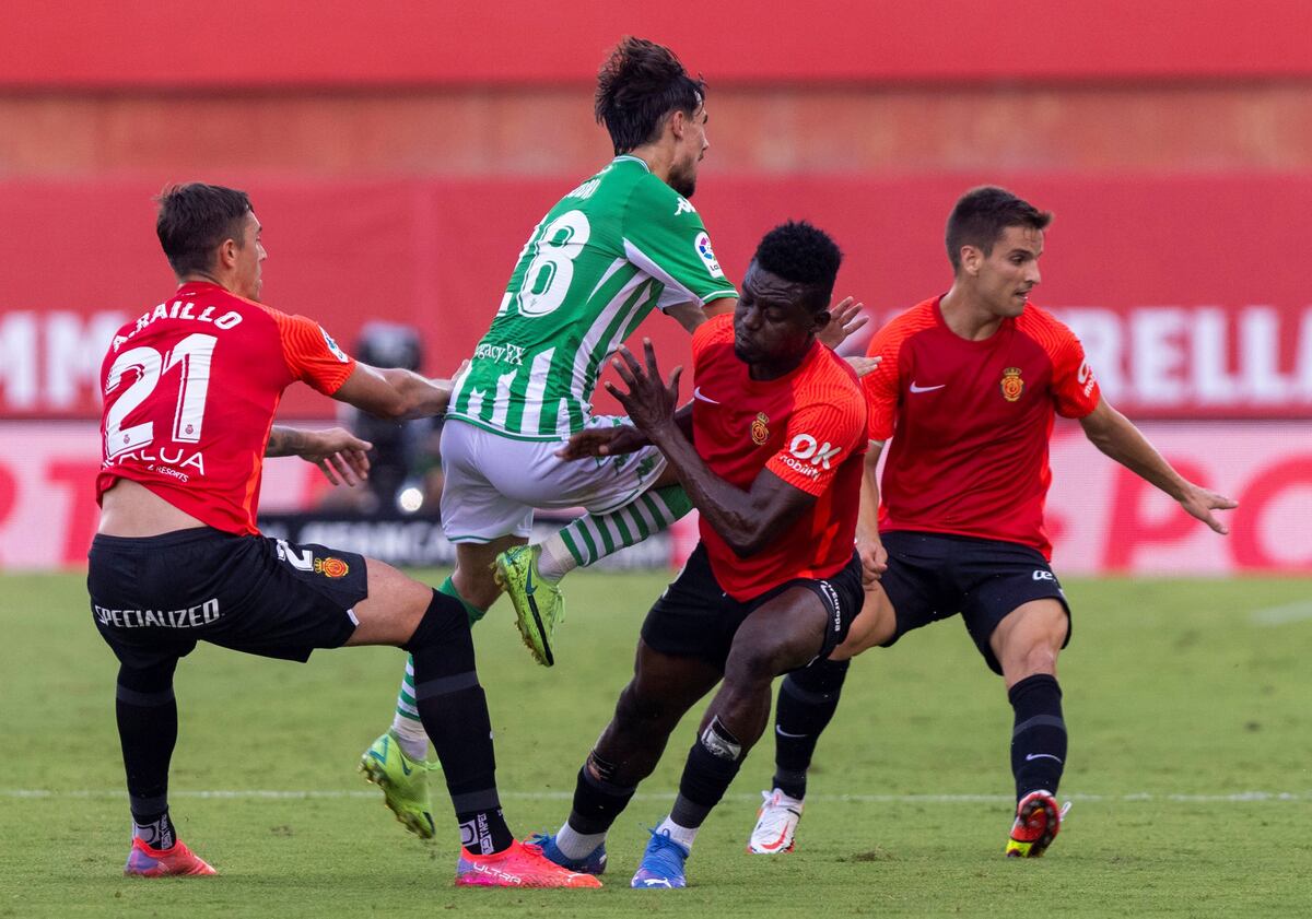 El Betis reacciona tarde ante un buen Mallorca | Deportes | EL PAÍS