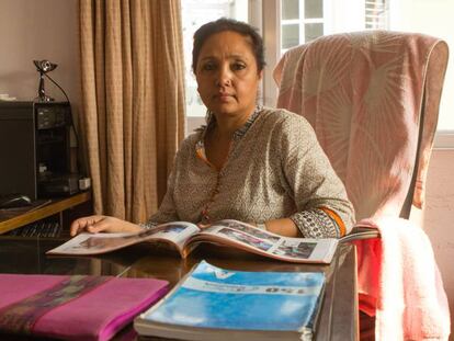 Lily Thapa, en su despacho de Katmand&uacute; (Nepal).