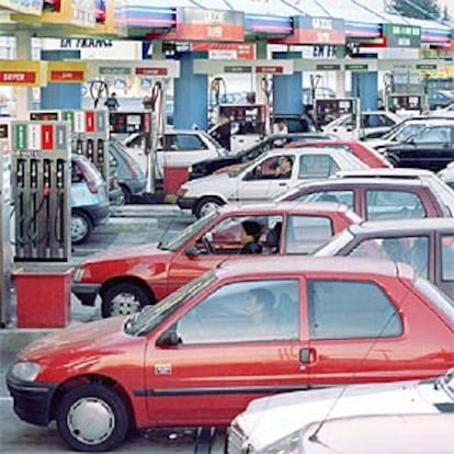 Imagen de archivo de una gasolinera situada en la ciudad francesa de Burdeos.