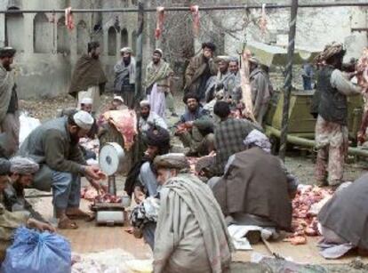 Los talibán han decretado el sacrificio de vacas para 'lavar la afrenta' del retraso en destruir los Budas.