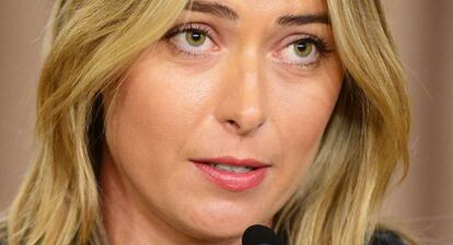 La tenista rusa Maria Sharapova habla en una rueda de prensa el lunes 7 de marzo de 2016, en Los Ángeles (Estados Unidos), donde anunció que ha dado positivo en un control antidopaje al que se sometió durante el pasado Abierto de Australia.