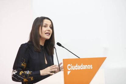 La portavoz nacional de Ciudadanos, Inés Arrimadas, en rueda de prensa tras la reunión de la ejecutiva.