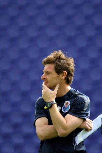 Villas-Boas oversees a Porto training session on Tuesday.