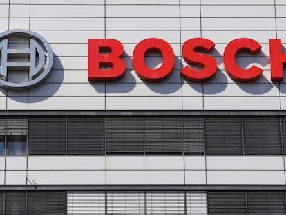 Logo de Bosch en la sede de Stuttgart (Alemania), en una imagen de archivo.