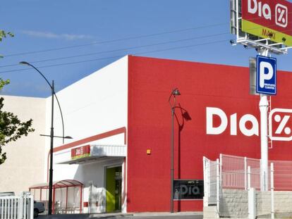 Dia liquida su stock de menaje y electrónica para centrarse en alimentación