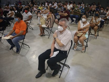Un grupo de personas acude a vacunarse en Yucatán (México), el pasado 20 de junio.