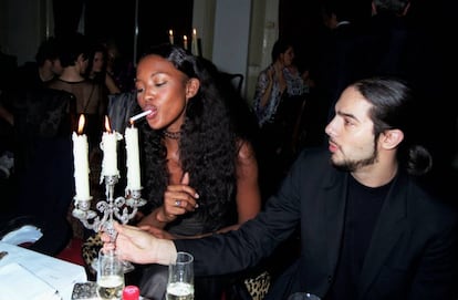 Naomi Campbell y Joaquín Cortés en una fiesta en Londres en 1997.