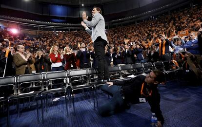 El presidente de Ciudadanos y candidato a las Presidencia del Gobierno, Albert Rivera, se ha presentado en el Palacio de Vistalegre de Madrid como el futuro primer presidente catalán de la democracia moderna de España.