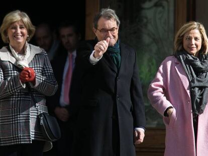 Irene Rigau, Artur Mas y Joana Ortega a su entrada en el TSJC.