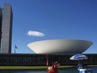 El Congreso Nacional de Brasilia, proyectado por Niemeyer. 
