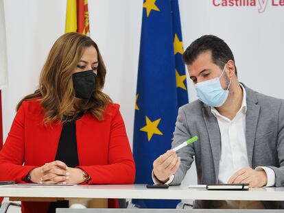 El secretario general del PSOE de Castilla y León, Luis Tudanca, y su vicesecretaria, Virginia Barcones, presidían el martes el consejo territorial en Valladolid.
