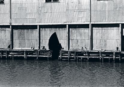 'Sin titulo', de la serie 'Fotografías de los muelles (1975-1986)'.