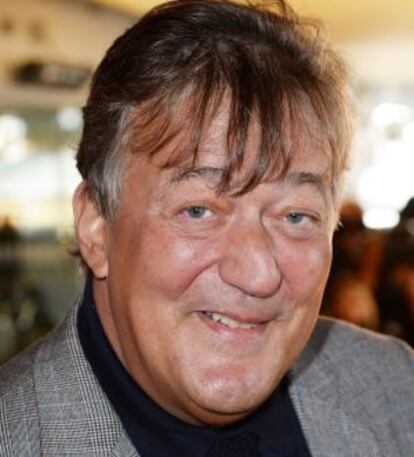 El actor Stephen Fry, que ha anunciado que se casa a los 57 años.