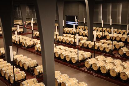 Interior de la Bodega Sommos.