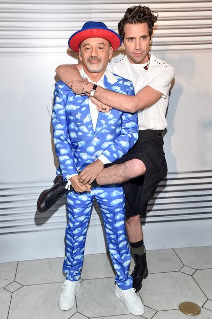 El diseñador Christian Louboutin y el cantante Mika.