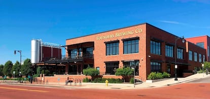Founders Brewing Company, la compañía estadounidense originaria de Míchigan, especializada en la producción de cervezas artesanales. 