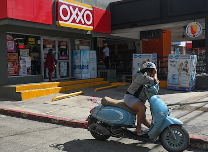 Oxxos cierran por la violencia en México