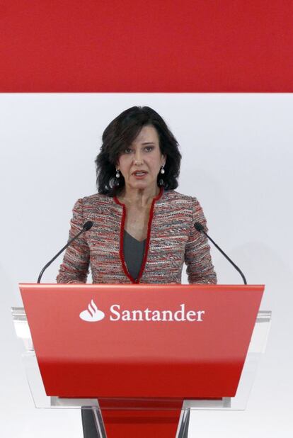 La presidenta del Santander, Ana Botin, durante la presentacion de resultados de 2014, la primera tras ser nombrada presidenta de la entidad. LUIS SEVILLANO