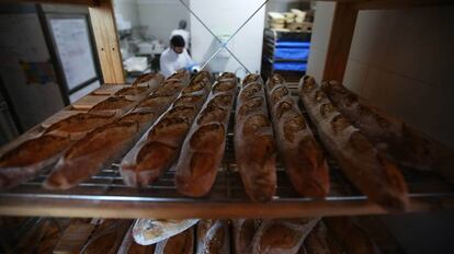 Barras de pan listas para la venta en la Panadería Hornera, en Madrid.