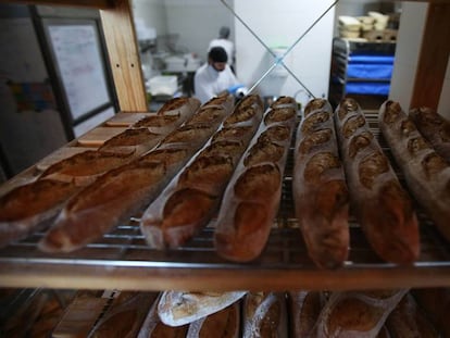 Barras de pan listas para la venta en la Panadería Hornera, en Madrid.