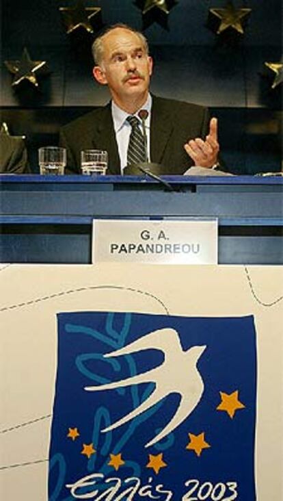 El ministro de Exteriores griego, Papandreu, ayer en Bruselas.