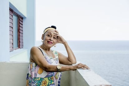 Omara Portuondo, en su casa de La Habana.