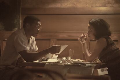 Jonathan Majors y Jurnee Smollett-Bell, en 'Territorio Lovecraft'.