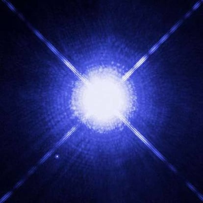 Sirius, la estrella más brillante del cielo nocturno vista desde la Tierra.