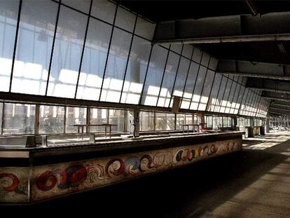 Vista interior del canódromo de la Meridiana, que será el centro de artes visuales de Barcelona.