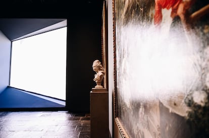 Una pintura de Jean-Honore Fragonard junto a un busto en la nueva sede de la Frick Collection, el 3 de marzo en el edificio de Marcel Breuer en la Avenida Madison, de Nueva York.