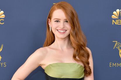 La melenaza cobriza de Madelaine Petsch no necesita nada más para convertirse en una de nuestras favoritas.